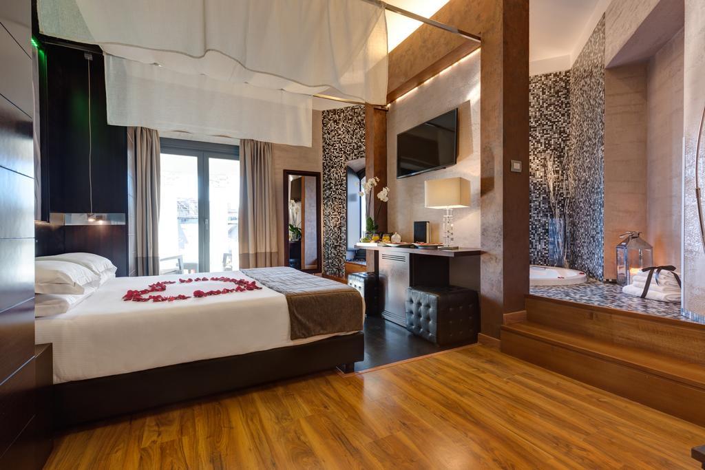 Dharma Luxury 4* Roma